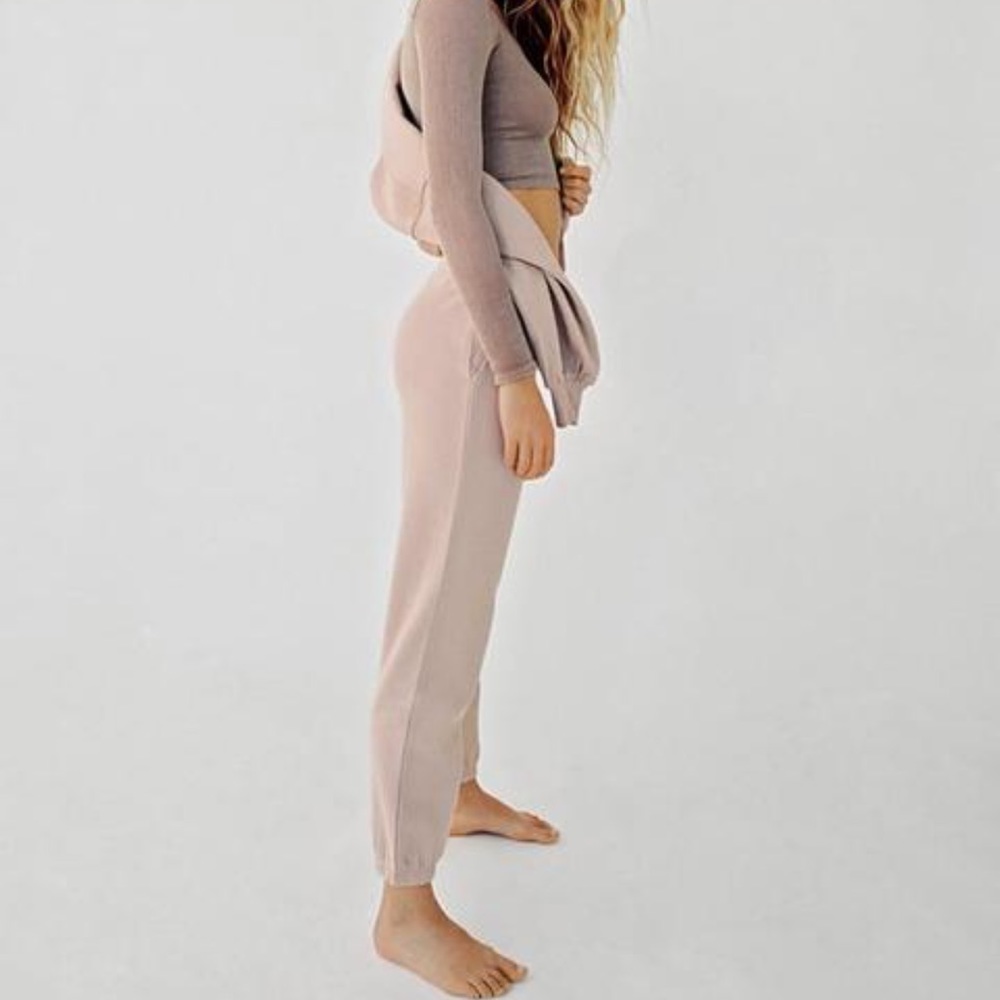 ZARA LIMITLESS CONTOUR JOGGER